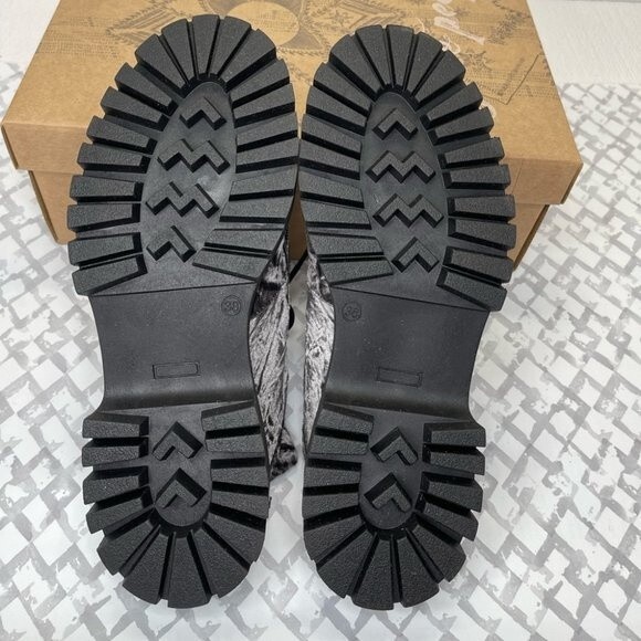 Free People Convertible Velvet Loafer, Gray/Black, Size EU 38 (US 8) - Picture 7 of 8